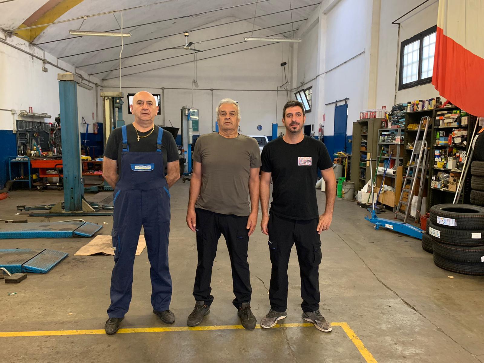 William, Mauro e Mattia nell'Autofficina Bonazzi